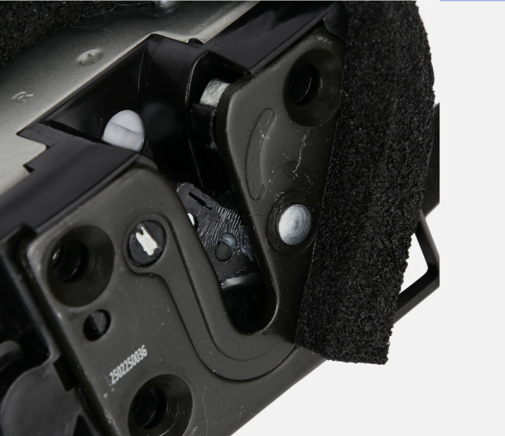 Navara D40 Door Lock Actuator