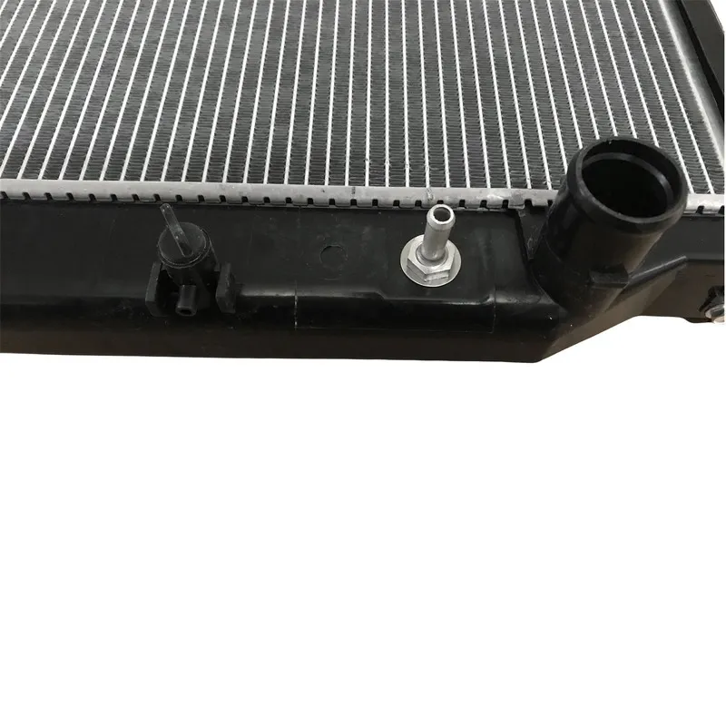 Toyota LandCruiser100 V8 petrol automatic radiator — additional product view